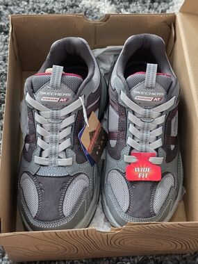 Skechers Vigor AT Wide Fit Gray Athletic Sneakers 7.5 Wide Fit